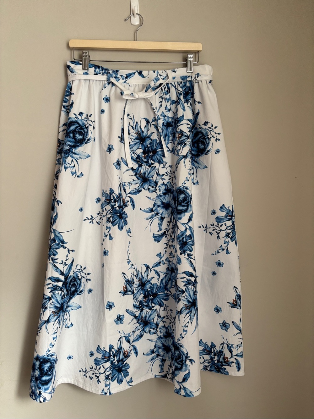 Philosophy New Blue Floral Midi Skirt - White & Blue Elastic Waist Nautical